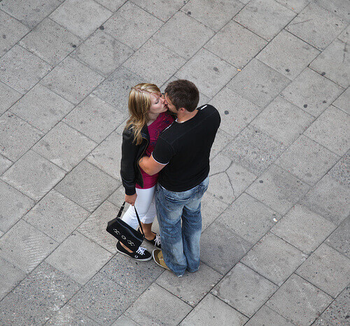 поцілунок пари