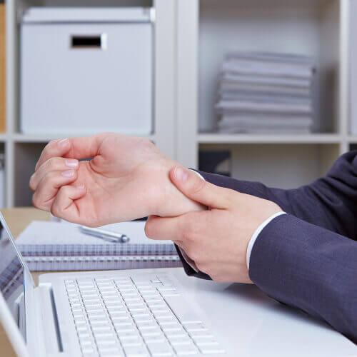 оніміння руки через роботу