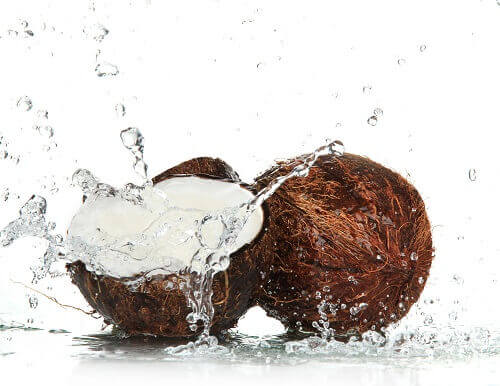 кокосова вода для зволоження шкіри