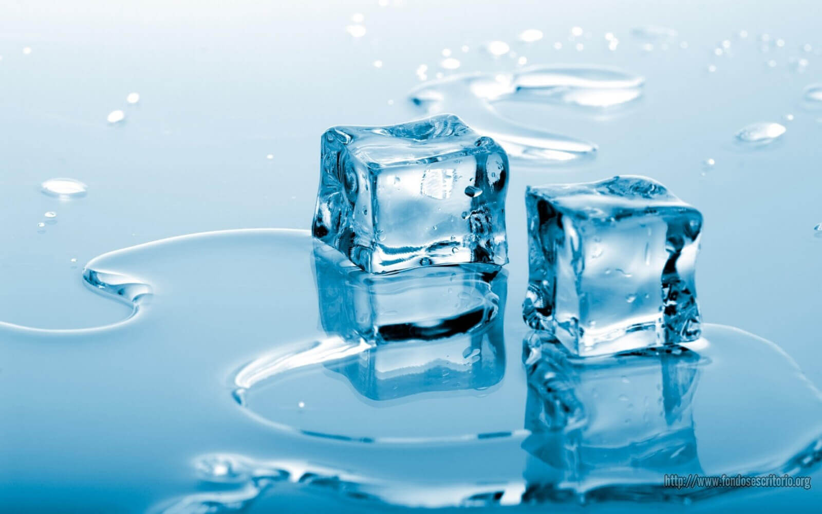 два кубики льоду