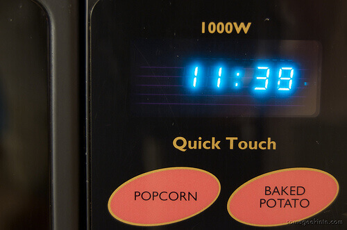 використання мікрохвильової печі для підігрівання