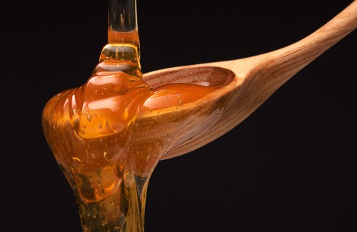 Як визначити фальсифікований мед?