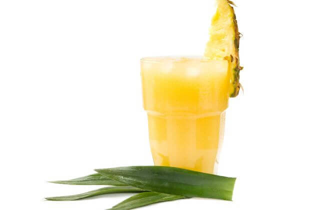напій з ананасового соку з алое