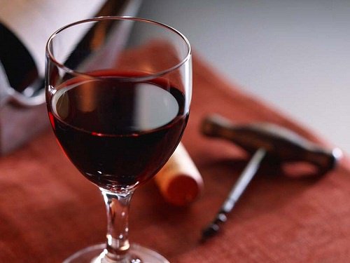 10 неймовірних корисних властивостей вина