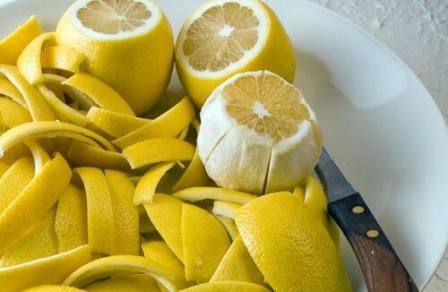 Зніміть біль у суглобах за допомогою шкірки лимона