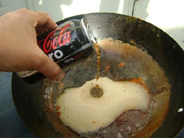 Coca-Cola для чистки кастрюль