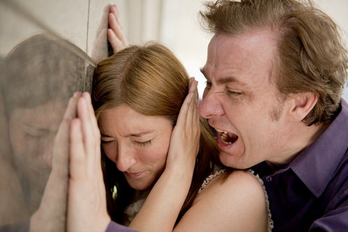 токсичні стосунки в сім'ї