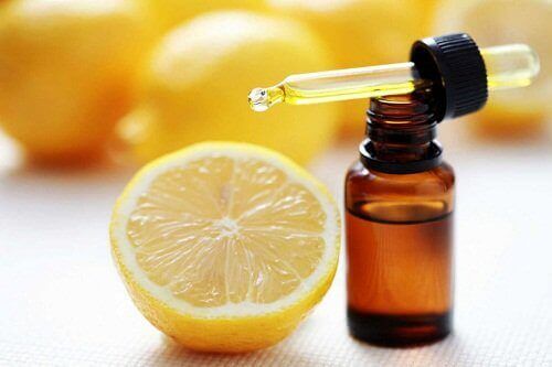 тепла вода з лимоном для детоксикації печінки