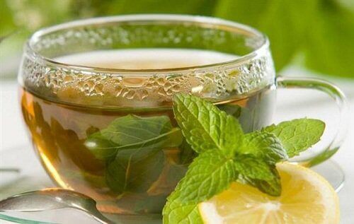 зелений чай з лимоном