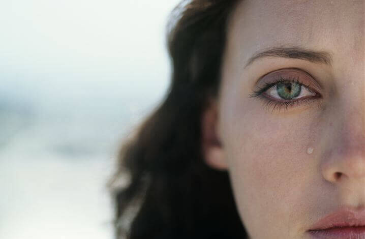 поплачте щоб подолати сум