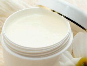 Вазелін: використання для краси і здоров'я