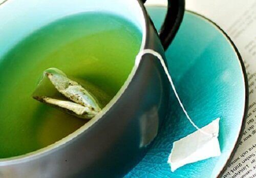 зелений чай з пакетика