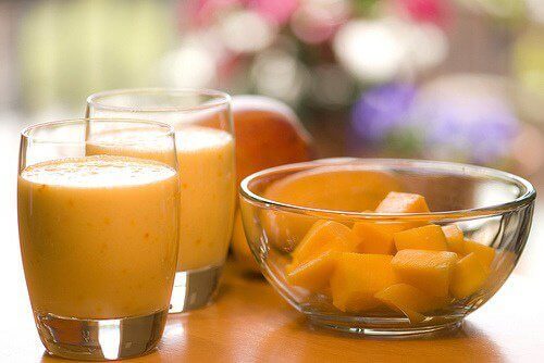 5-smuzi-z-mango