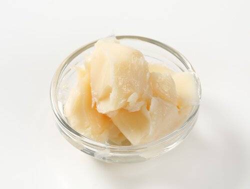 смалець у мисці