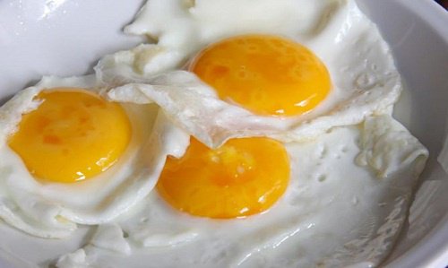 три смажених яйця