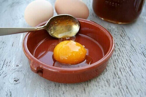 сире яйце в тарілці