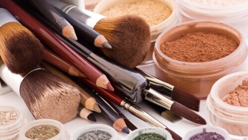 Обережно! 10 косметичних засобів, якими ніколи не варто ділитися
