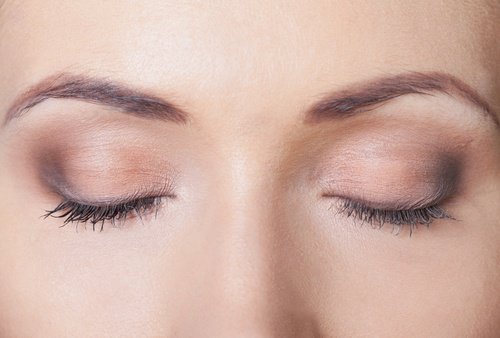 заплющенні очі