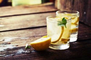 Користь теплої води з лимоном