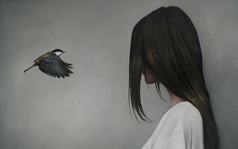 жінка і птаха