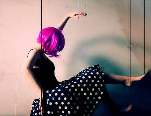 жінка лялька