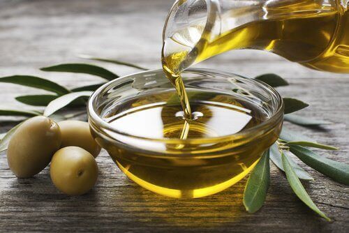 омолоджуючий крем з оливкової олії