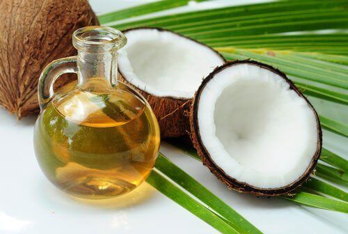 кокосова олія чудовий помічник у боротьбі з таким паразитами, як воші та гниди