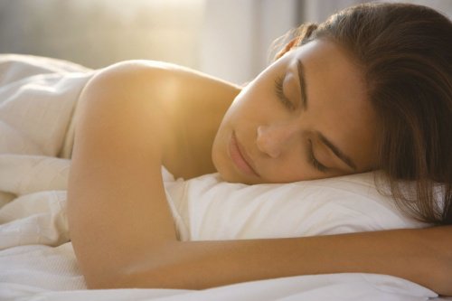 7 переваг спання голяка