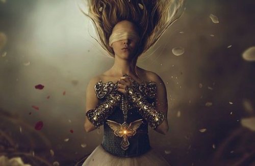 дівчина з зав'язаними очима