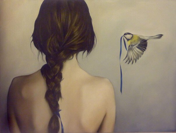 дівчина та пташка зі стрічкою