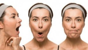 7 вправ для запобігання провисання обличчя і передчасних зморшок