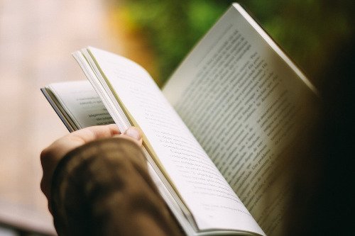 покращіть своє психічне здоров'я за допомогою читання