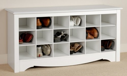 дерев'яна полиця з роздільниками для взуття