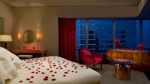 романтична атмосфера в спальні