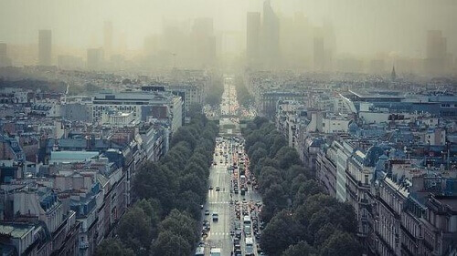 забруднене повітря у місті, смог