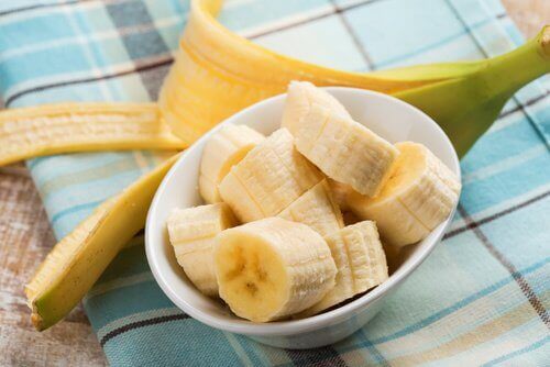 банан це джерело вуглеводів