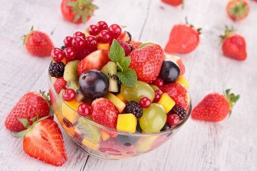 фрукти треба їсти натщесерце