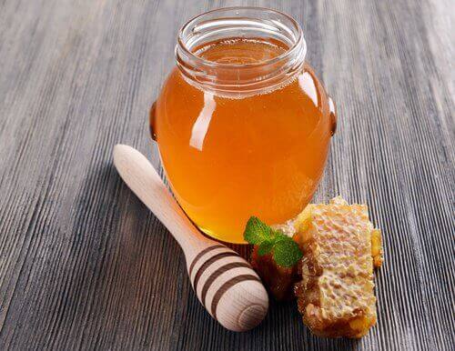мед як замінник цукру