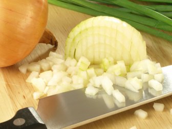 переваги цибулі для шкіри