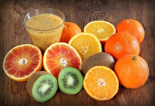 фрукти багаті на вітамін С