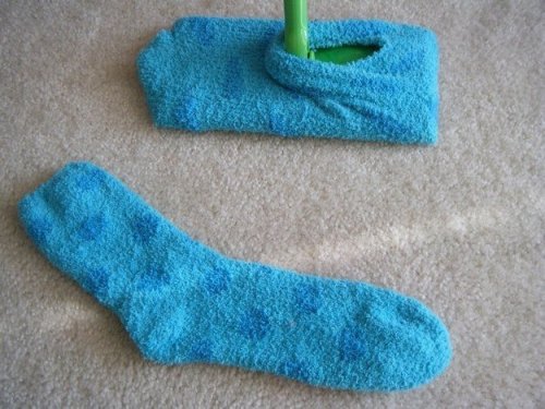 як позбутися пилу шкарпетками