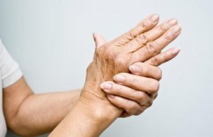 6 натуральних олій для лікування артриту