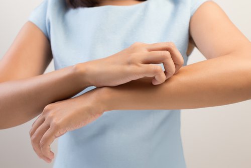 проблеми зі шкірою вказують на наявність токсинів у печінці