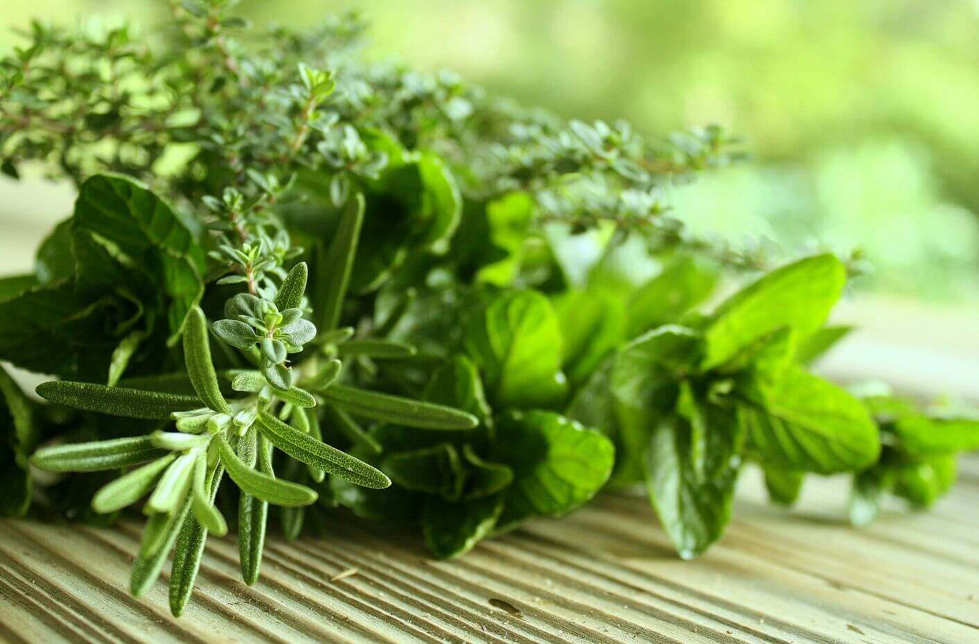 трави усувають поганий запах із рота