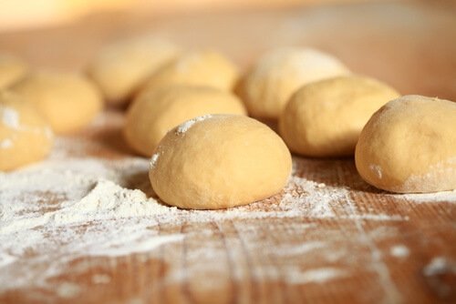рафіноване борошно не можна їсти при кислотному рефлюксі