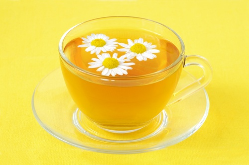 ромашковий чай допоможе заспокоїти кольки
