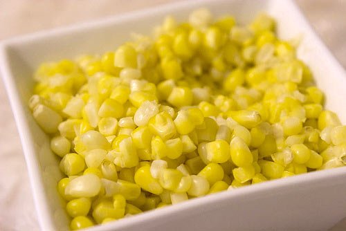 прості салати з кукурудзою