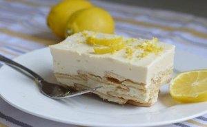 Королівський десерт: лимонна шарлотка