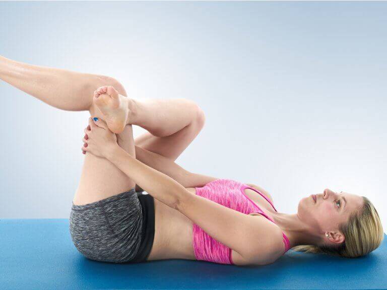 розтяжка для зміцнення попереку