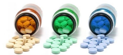 вітаміни у формі табленок різного кольору